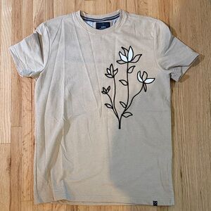 Beige T-Shirt with Floral Design Mbx urban